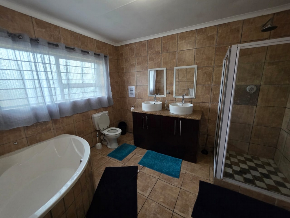 Beaumont Holiday Home